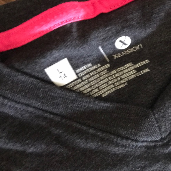 Kids shirt. Only been worn once - Picture 2 of 2